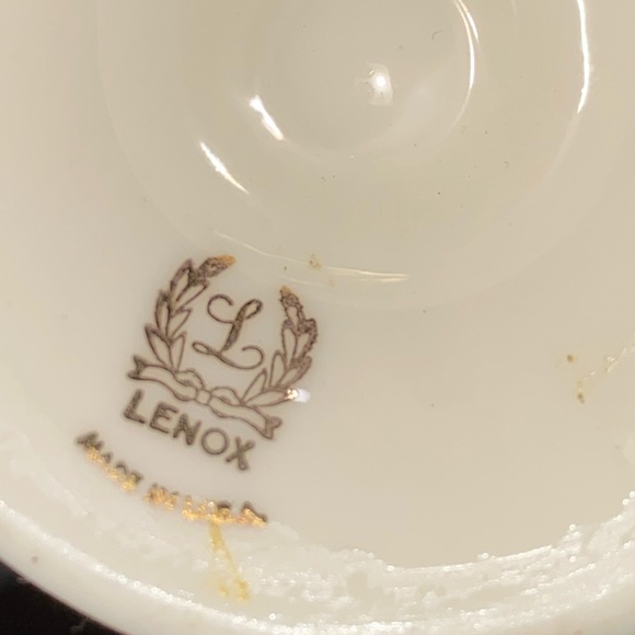 lenox slim 7" vase 24k gold detailing - Picture 7 of 7